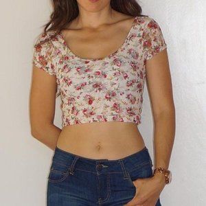 Lace Crop top Ft Floral Print and Open Back Scoop Neck Short Sleeve Crop Top
